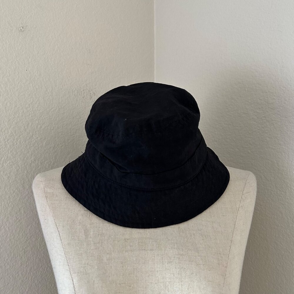 Aritzia Tna Bucket Hat Recycled Nylon Top Stitching Interior Mesh Minimalist Bla